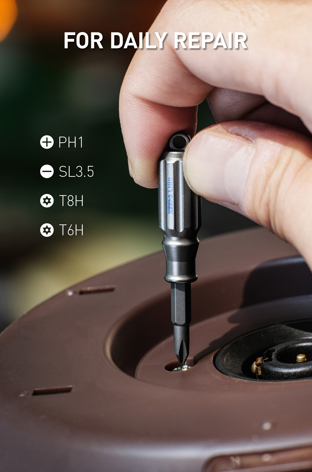 OLT01 Small Screwdriver with 4 Magnetic Bits (PH1, SL3.5, T6H, T8H)